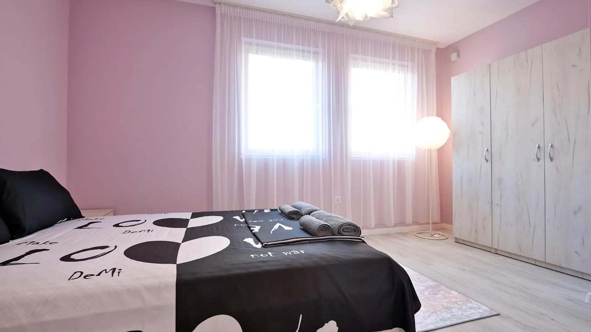 Modern Escape Apartment Varna