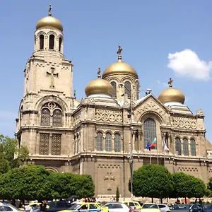Cathedral Konukevi